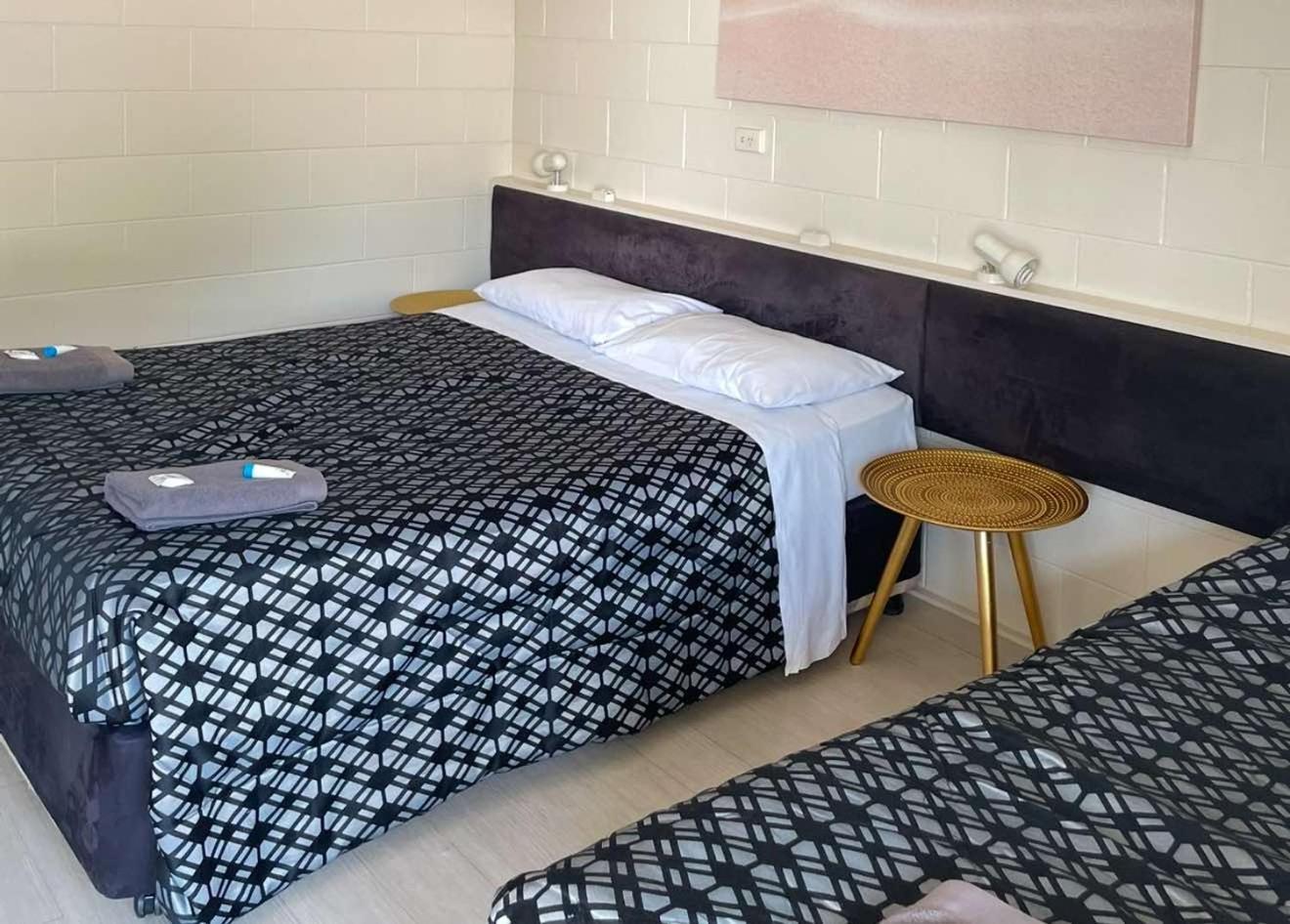 Tropical City Motor Inn Ayr Esterno foto