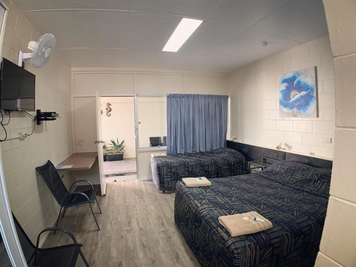 Tropical City Motor Inn Ayr Esterno foto