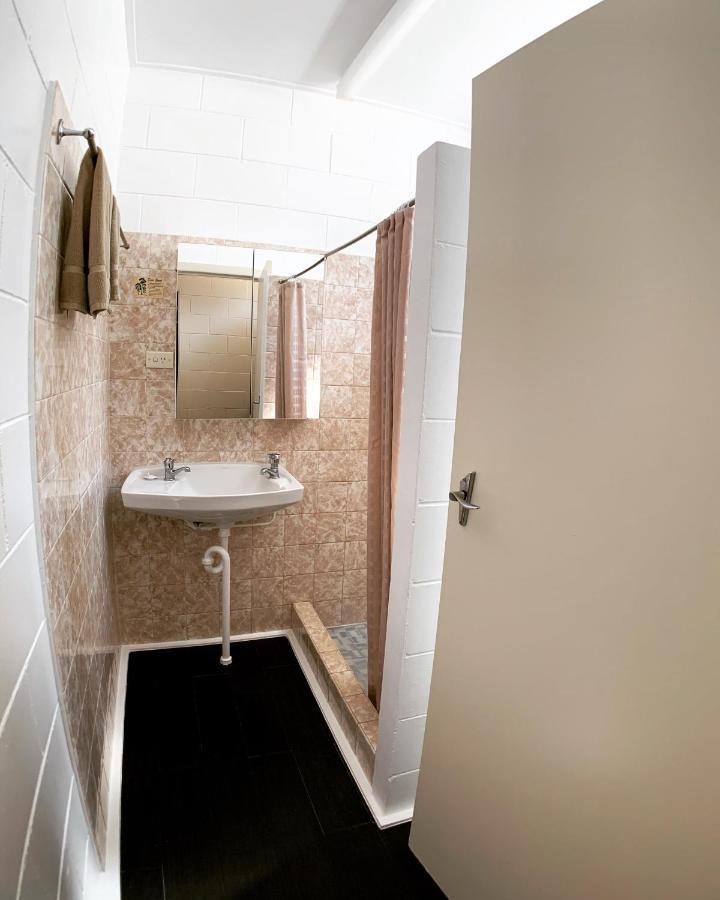 Tropical City Motor Inn Ayr Esterno foto